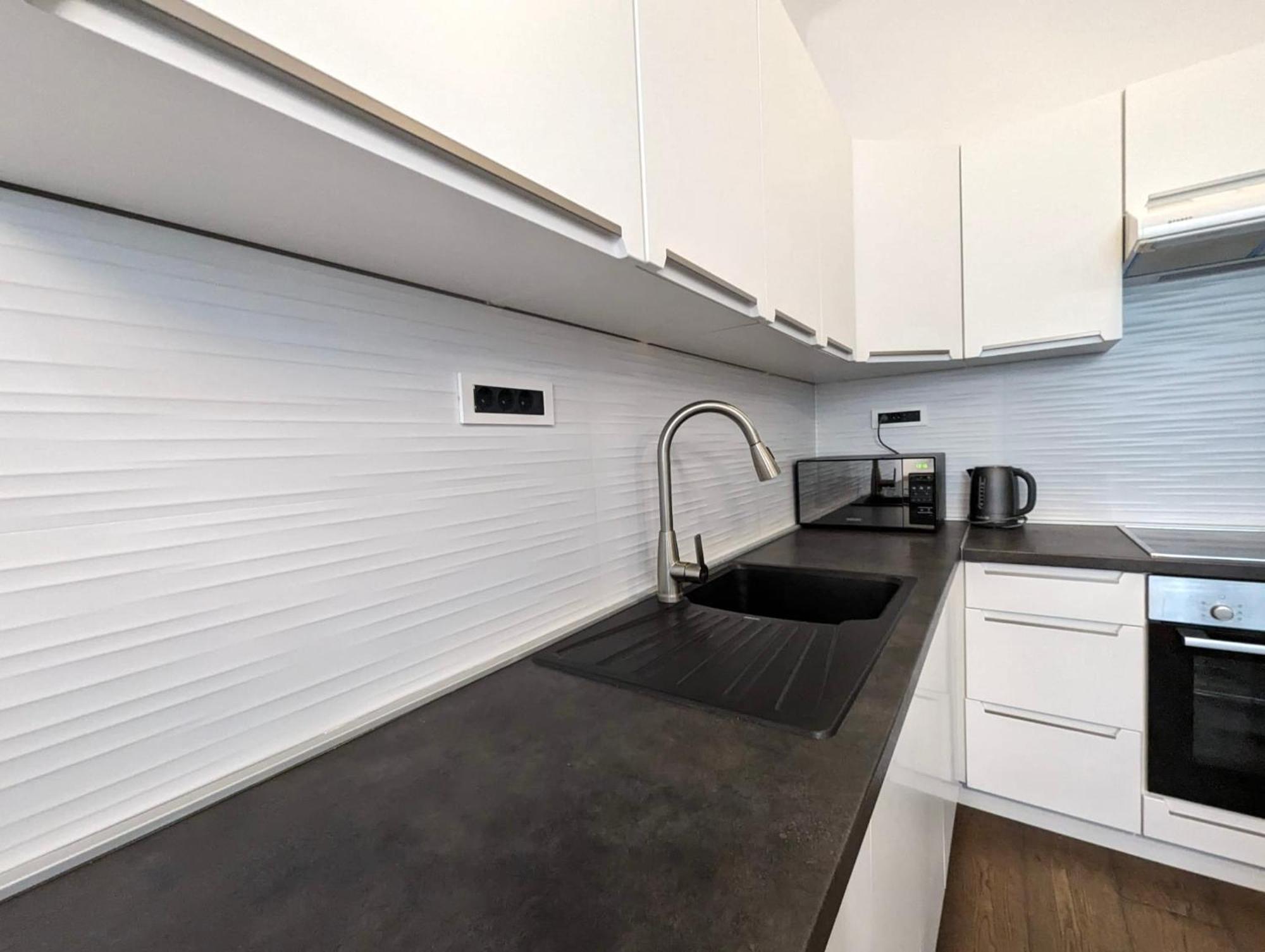 Fantabulous Downtown Abode W King Bed, 65" Tv, Washer And Tumble Dryer Zagreb Eksteriør billede