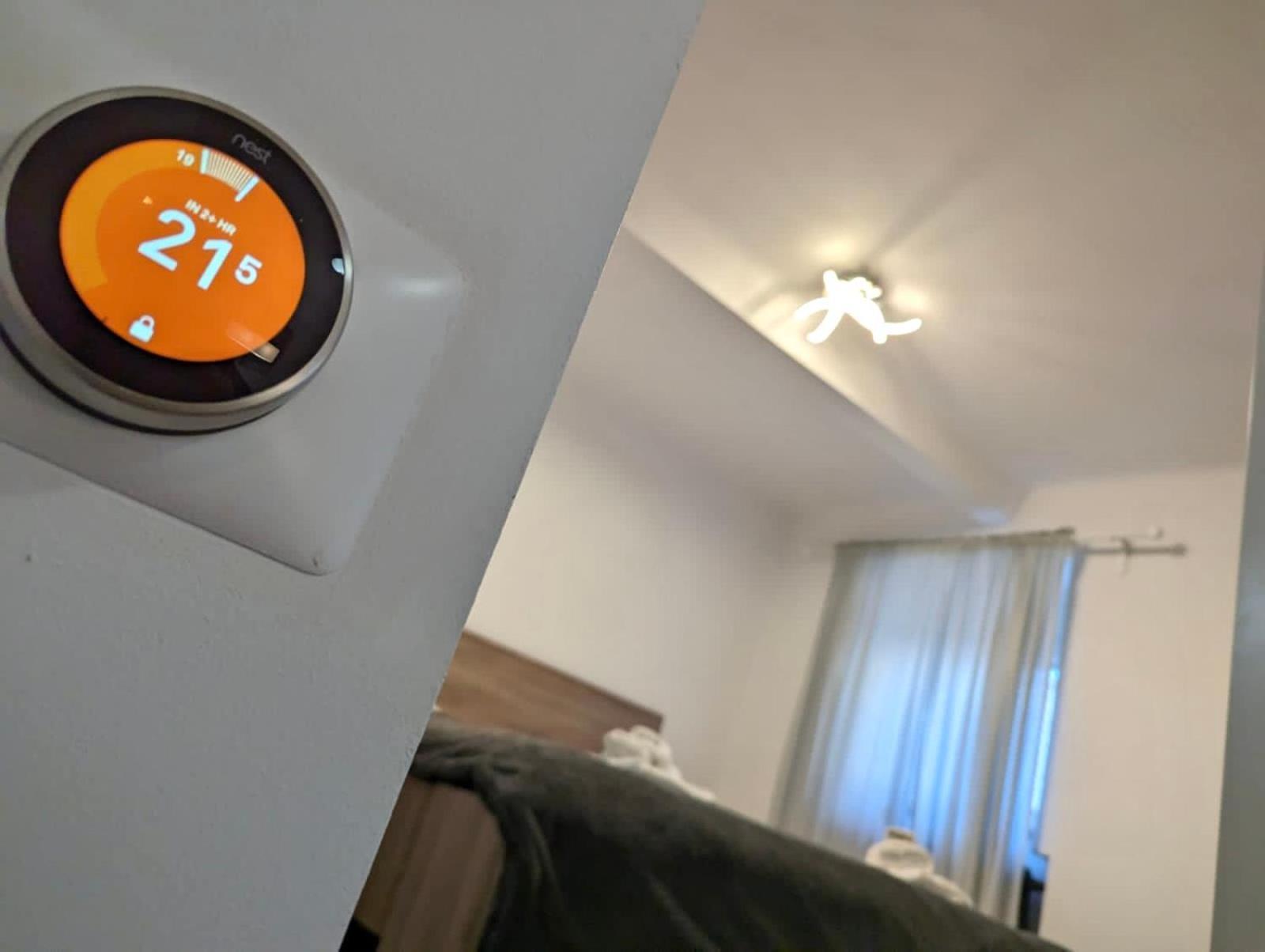 Fantabulous Downtown Abode W King Bed, 65" Tv, Washer And Tumble Dryer Zagreb Eksteriør billede
